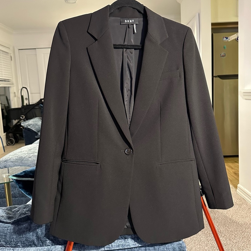 DKNY Women's Single Button Long-Sleeve Blazer in Black